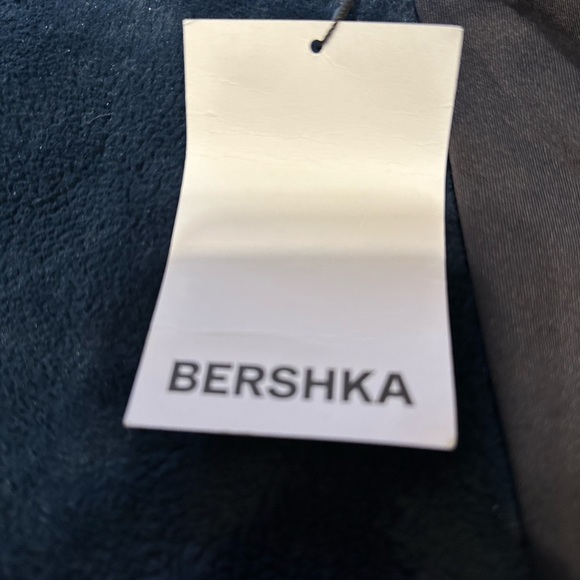 Bershka brand new long skirt with side slit in black. - Picture 4 of 5